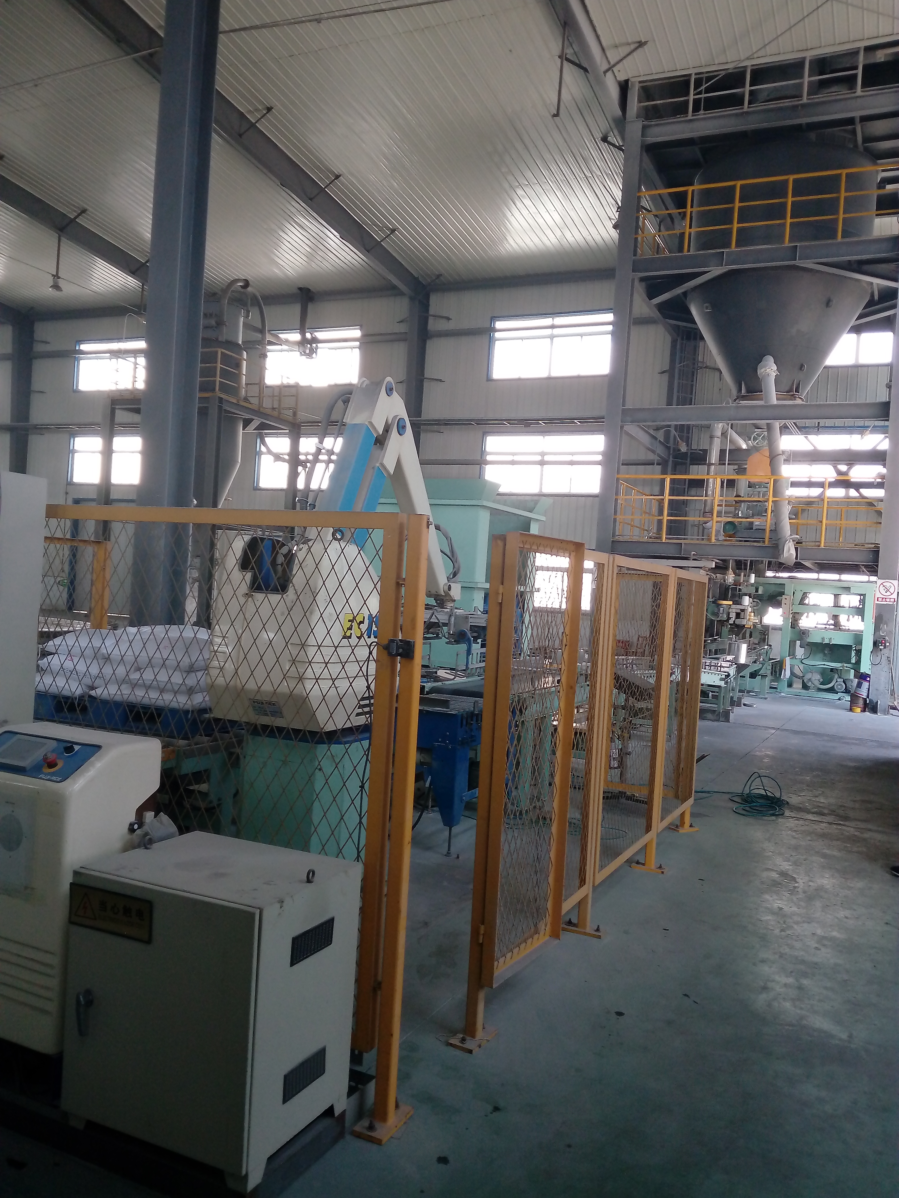 全自動(dòng)包裝碼垛現(xiàn)場(chǎng)